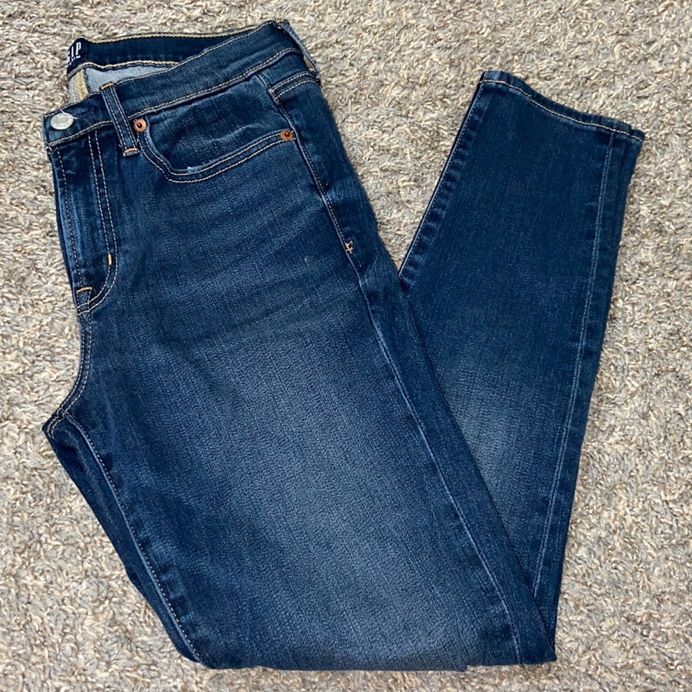 Gap Mid rise skinny Jean